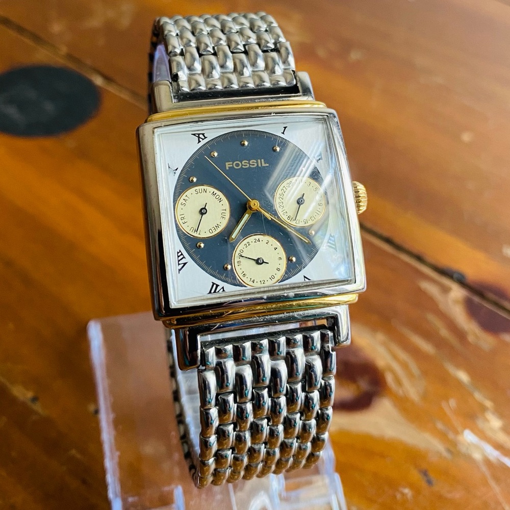 1995 FOSSIL TANK CHRONOGRAPH WATCH TG-4027